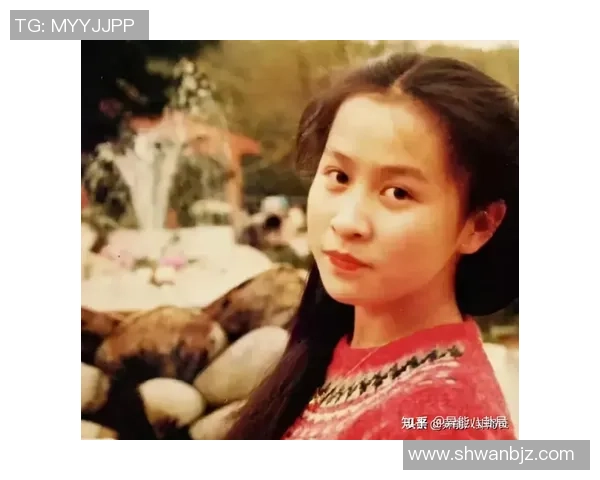 李丽的足球旅程:从青涩少女到职业球员的成长故事 李丽的足球旅程:从青涩少女到职业球员的成长故事